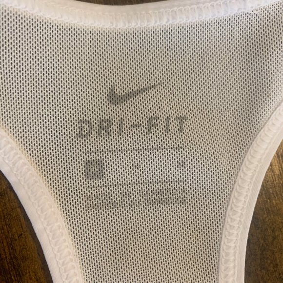 white nike tank top